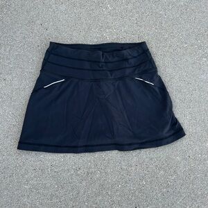 Women’s black Athleta skirt